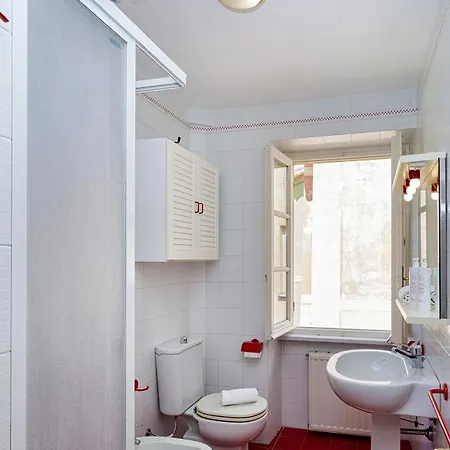 Seaview Near The Castle By Wonderful Italy *